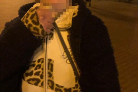 Ударили бутылкой по голове и отобрали все деньги: трое напали на прохожего в сквере Пушкина (фото)