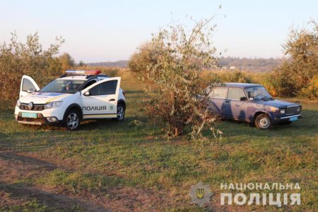 В Болградском районе браконьеры выловили три мешка раков на лодке с поддельными номерами (фото, видео)
