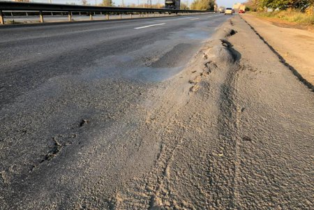 Дорожники ремонтируют трассу Одесса-Мелитополь-Новоазовск (фото)