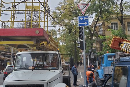 Будьте внимательны: в районе «Книжки» меняют светофор (фото)