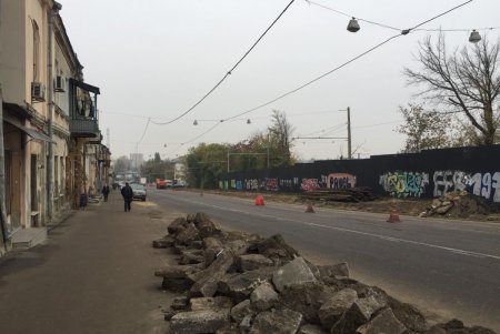 Спуск Маринеско начали ремонтировать: движение частично ограничено (фото)