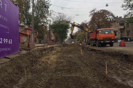 Спуск Маринеско начали ремонтировать: движение частично ограничено (фото)