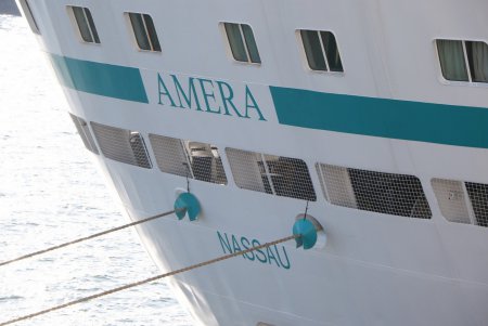 Пассажиры круизного лайнера «Amera» осматривают достопримечательности Одессы (фото, видеокомментарий)