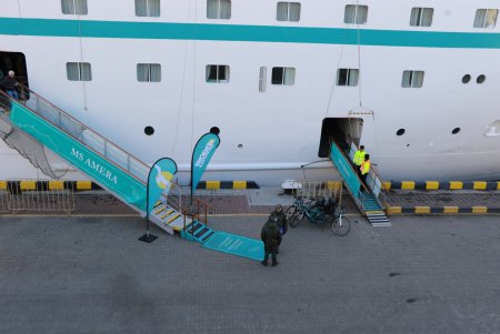 Пассажиры круизного лайнера «Amera» осматривают достопримечательности Одессы (фото, видеокомментарий)