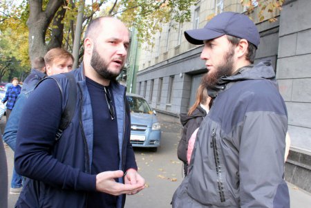 Со стены здания областного военкомата снесли барельеф маршалу Георгию Жукову (фоторепортаж)