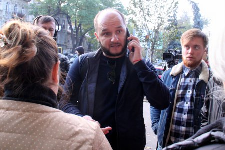 Со стены здания областного военкомата снесли барельеф маршалу Георгию Жукову (фоторепортаж)