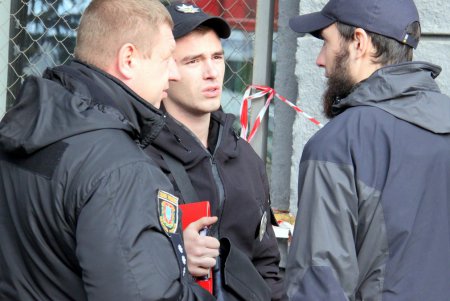 Со стены здания областного военкомата снесли барельеф маршалу Георгию Жукову (фоторепортаж)