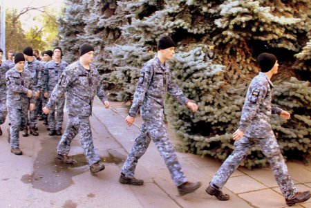 Герои не забыты: в военно-историческом музее на Пироговской открылась выставка «Блокпост памяти» (фоторепортаж)