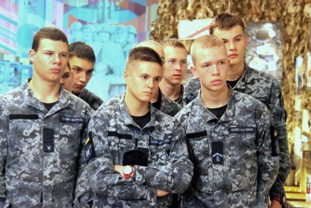 Герои не забыты: в военно-историческом музее на Пироговской открылась выставка «Блокпост памяти» (фоторепортаж)