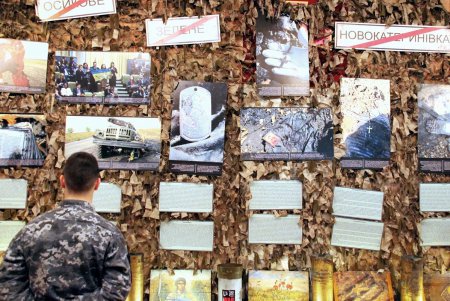 Герои не забыты: в военно-историческом музее на Пироговской открылась выставка «Блокпост памяти» (фоторепортаж)