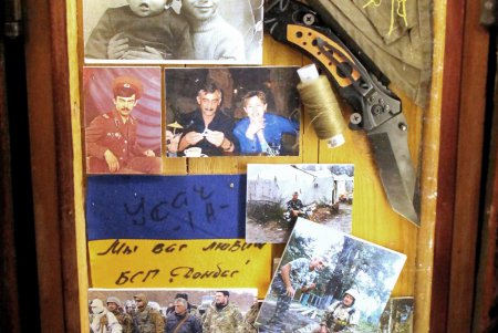Герои не забыты: в военно-историческом музее на Пироговской открылась выставка «Блокпост памяти» (фоторепортаж)