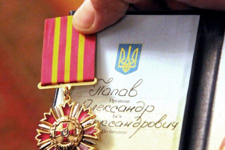 Герои не забыты: в военно-историческом музее на Пироговской открылась выставка «Блокпост памяти» (фоторепортаж)