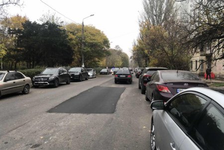 Коммунальщики устранили провал на улице Маршала Говорова (фото)
