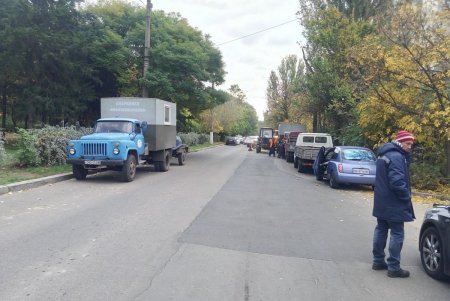 Коммунальщики устранили провал на улице Маршала Говорова (фото)