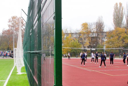 Для школьников Малиновского района открыли многофункциональный стадион (фоторепортаж)