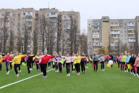 Для школьников Малиновского района открыли многофункциональный стадион (фоторепортаж)