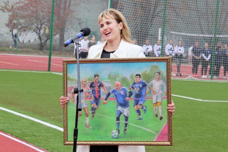Для школьников Малиновского района открыли многофункциональный стадион (фоторепортаж)
