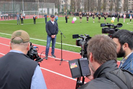 Для школьников Малиновского района открыли многофункциональный стадион (фоторепортаж)