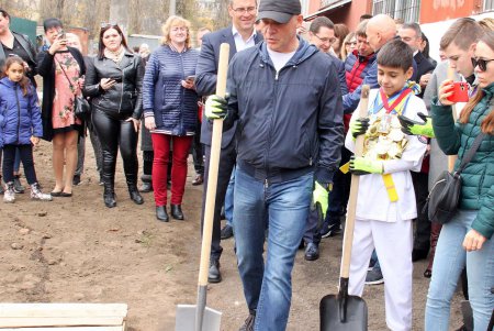 Для школьников Малиновского района открыли многофункциональный стадион (фоторепортаж)