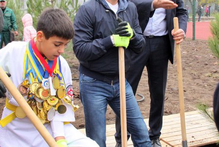 Для школьников Малиновского района открыли многофункциональный стадион (фоторепортаж)