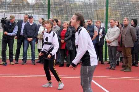 Для школьников Малиновского района открыли многофункциональный стадион (фоторепортаж)