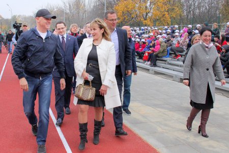 Для школьников Малиновского района открыли многофункциональный стадион (фоторепортаж)
