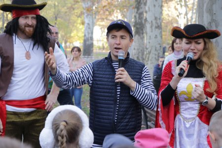 В сквере Героической обороны Одессы открыли детский спорткомплекс (фото)
