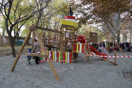 В сквере Героической обороны Одессы открыли детский спорткомплекс (фото)