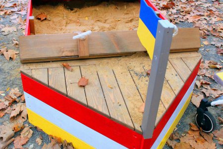 У жителей Большого Фонтана появилась своя «Гавань» с «Летучим голландцем» (фоторепортаж)