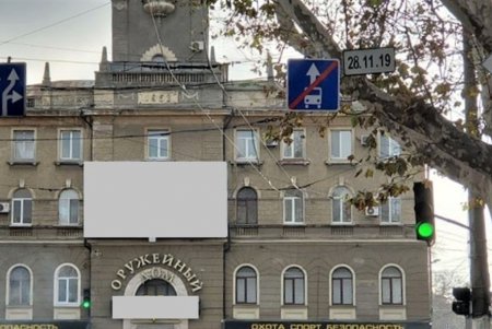 На Ришельевской появились дорожные знаки для выделения отдельной полосы общественному транспорту (фото)