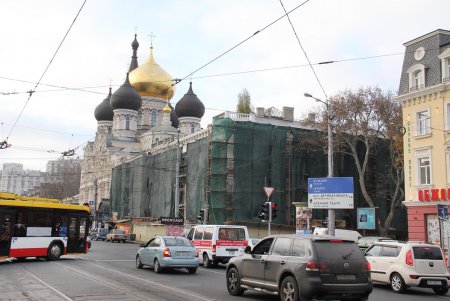 В Одессе начата реставрация старинного дома на Привокзальной площади (фоторепортаж)