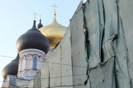 В Одессе начата реставрация старинного дома на Привокзальной площади (фоторепортаж)