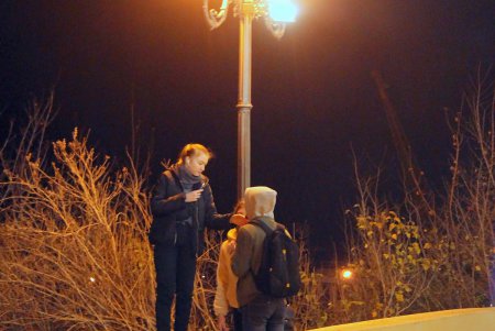 Воронцовскую колоннаду подсветили сиреневым цветом в честь Дня недоношенных детей (фоторепортаж)