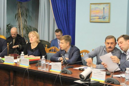 На круглом столе в областном совете озвучили основные проблемы Одесского региона, но выслушать их оказалось некому (фото)