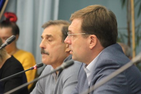 На круглом столе в областном совете озвучили основные проблемы Одесского региона, но выслушать их оказалось некому (фото)