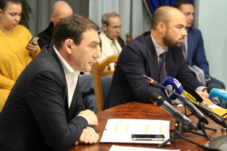 На круглом столе в областном совете озвучили основные проблемы Одесского региона, но выслушать их оказалось некому (фото)