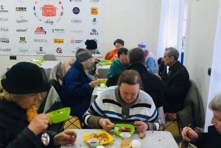 Новая социальная столовая открыла двери для одиноких пожилых горожан (фото)