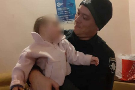 «Мне не нужен этот ребенок»: на улице Льва Толстого мать оставила годовалую дочь в грязной комнате и ушла в неизвестном направлении (фото) 