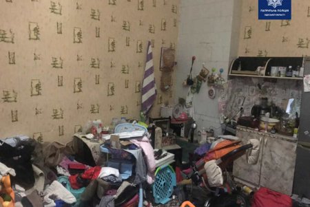 «Мне не нужен этот ребенок»: на улице Льва Толстого мать оставила годовалую дочь в грязной комнате и ушла в неизвестном направлении (фото) 