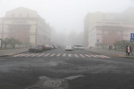 Утром центр Одессы «утонул» в тумане (фоторепортаж)