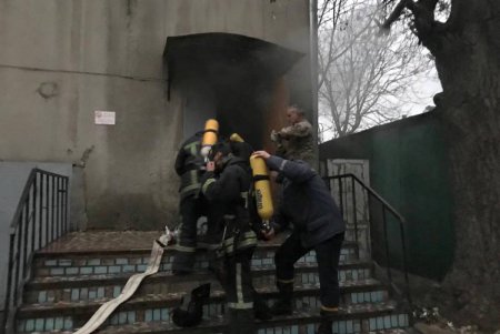 В Одессе горело профтехучилище на Богдана Хмельницкого (фото) 
