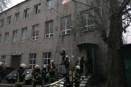 В Одессе горело профтехучилище на Богдана Хмельницкого (фото) 