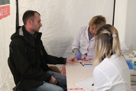 «В твоих силах остановить эпидемию ВИЧ в Одессе»: горожане сдали бесплатный тест и поучаствовали во флешмобе (фото, видео)