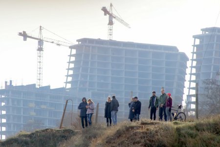 Место аварии танкера «Делфи» стало популярным у одесситов и туристов (фоторепортаж)