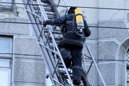 Ликвидация масштабного пожара в центре Одессы: пламя охватило здание колледжа (фоторепортаж)