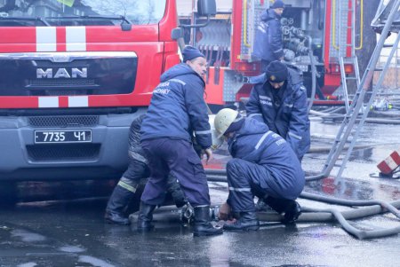 Ликвидация масштабного пожара в центре Одессы: пламя охватило здание колледжа (фоторепортаж)