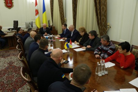 Пострадавших на пожаре город обеспечил медицинской помощью, а учащиеся школы №39 вскоре смогут вернуться к занятиям (фото)
