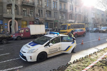 Спасатели проливают здание горевшего колледжа и принимают решение, когда можно приступить к разбору завалов (фото, видео)
