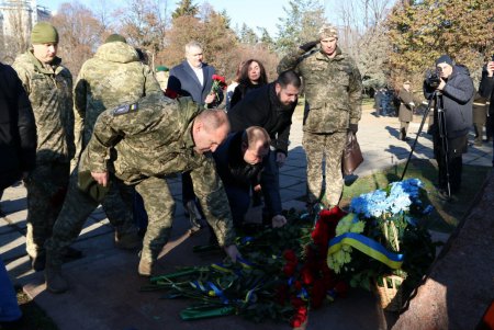 В День Вооруженных Сил Украины одесситы почтили память погибших воинов (фоторепортаж)