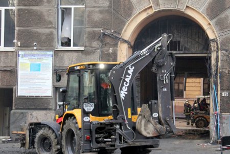 Поисковые работы на месте пожара в здании колледжа ведутся круглосуточно (фоторепортаж)